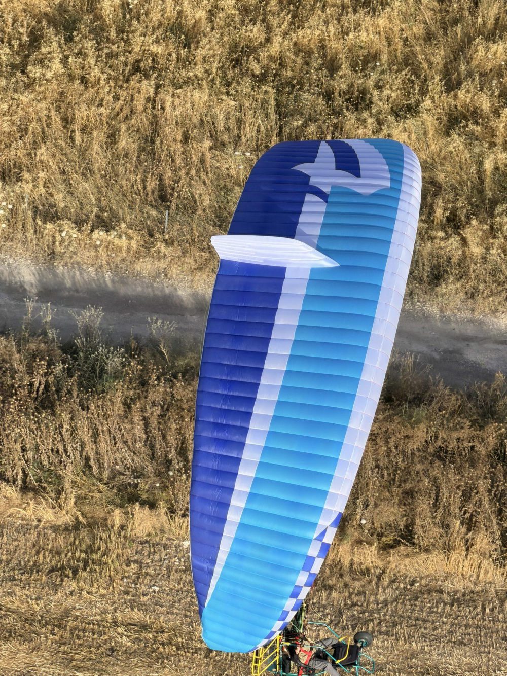 APCO F3 Bi MKII – Motorschirm von APCO Aviation im Flug