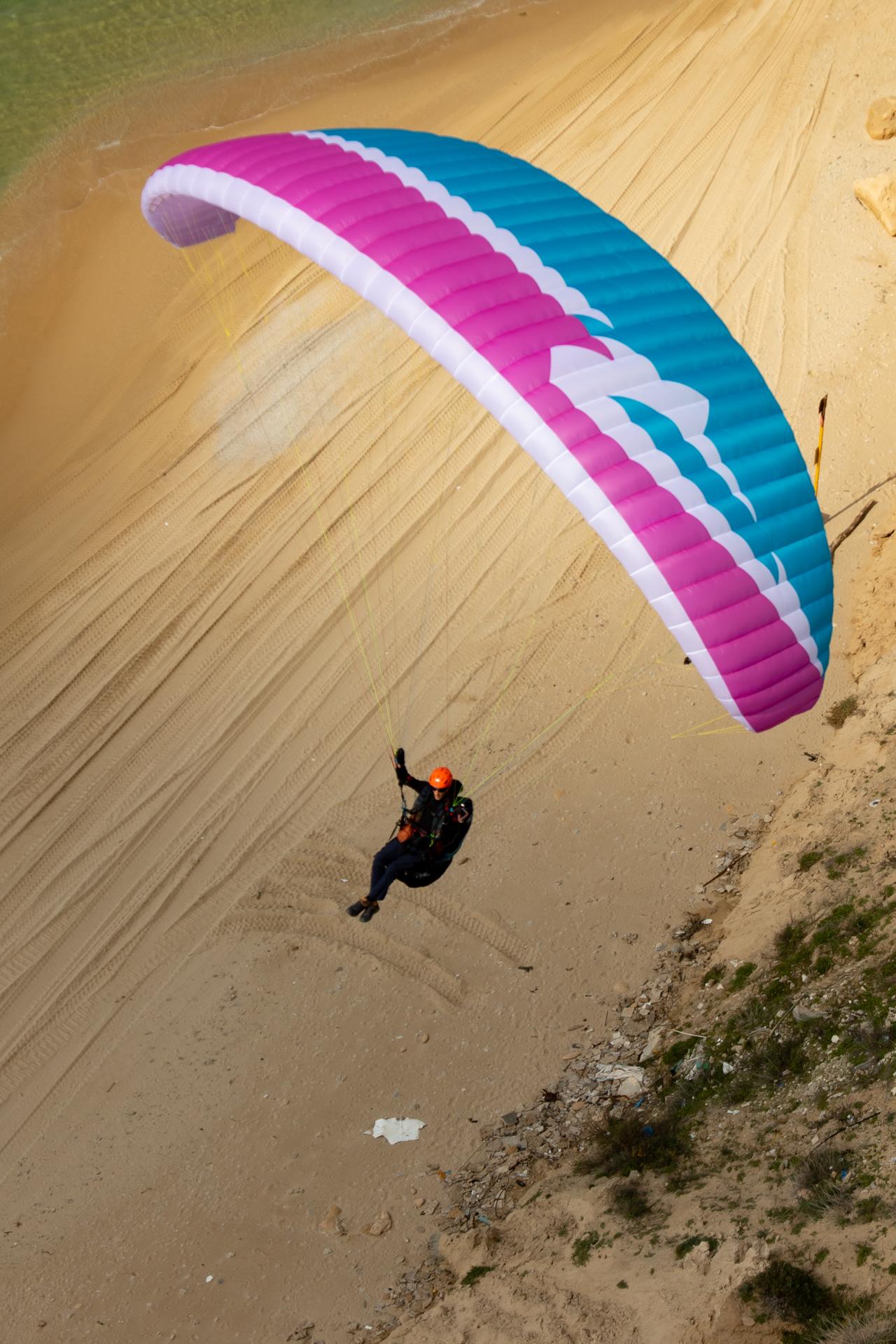 APCO Karisma II Paramotor – EN-A Motorschirm von APCO Aviation im Flug